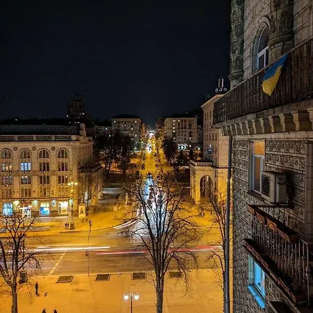 Видова Квартира Біля Метро Хрещатик Kyiv Exterior photo