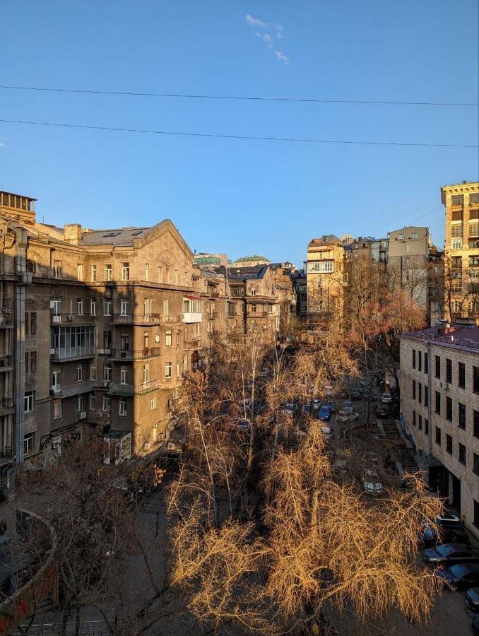 Apartment видова біля метро хрещатик *