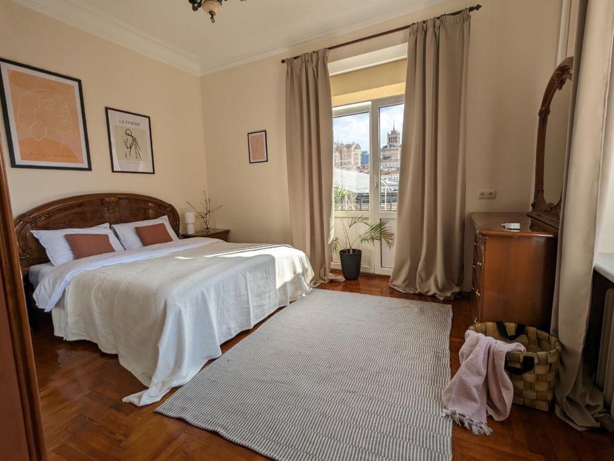 видова біля метро хрещатик Apartment *
